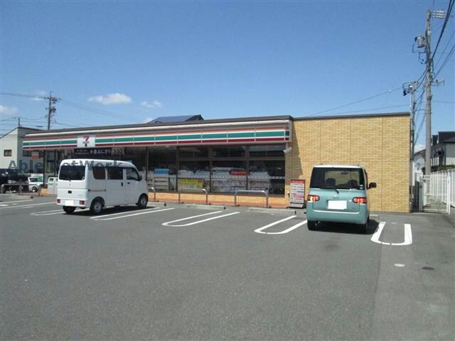 セブンイレブン西尾徳次町店(コンビニ)まで521m ファーストシティ市川