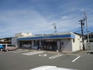 ローソン西尾寺津店(コンビニ)まで584m ラシーヌ南若王子B