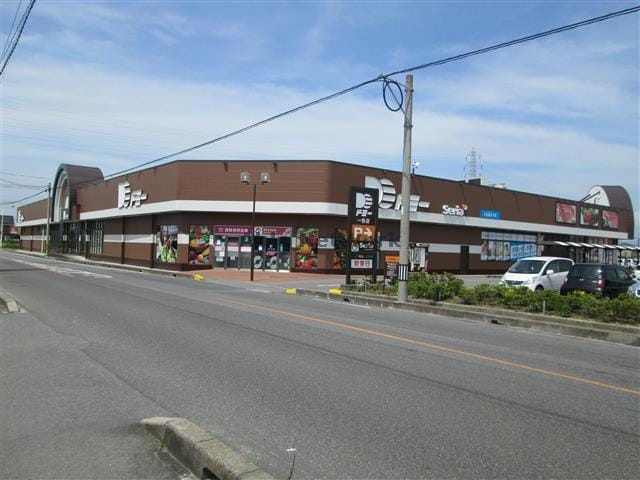 ドミー一色店(スーパー)まで624m VILLAGE芙蓉
