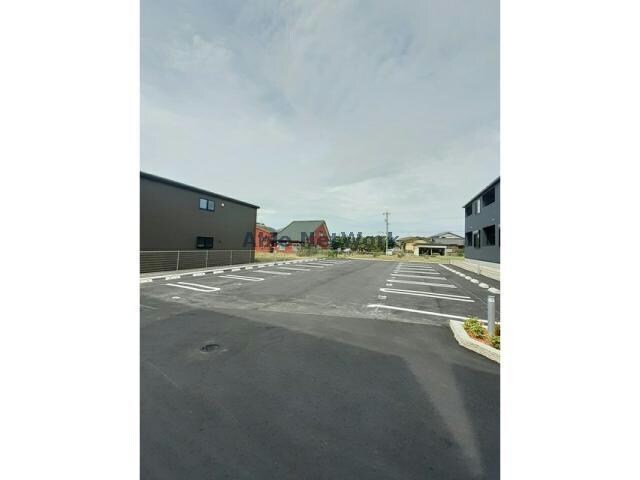  名鉄バス(西尾市)/新在家 徒歩7分 1階 築2年