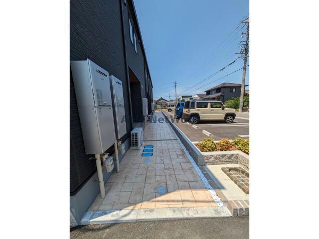 Ⅱ 名鉄バス(西尾市)/新在家 徒歩7分 2階 築2年