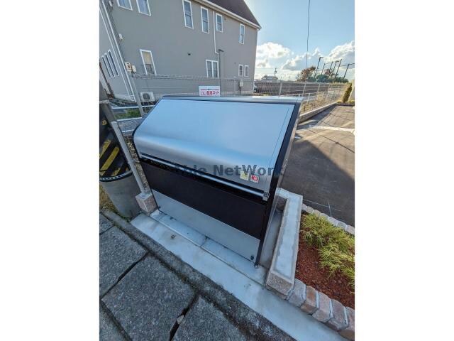  ふれんどバス/一色高校西 徒歩3分 1階 築2年