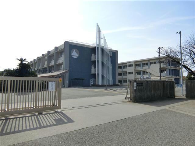 碧南市立大浜小学校(小学校)まで1974m くるくるバス（碧南市）/岬町 徒歩11分 3階 築20年