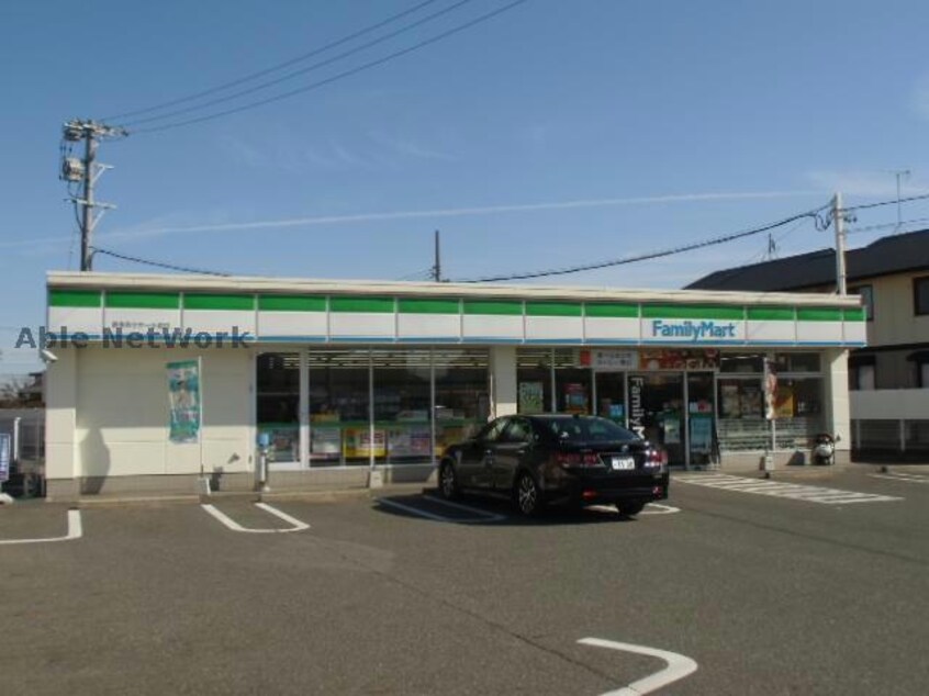 ファミリーマート碧南鶴見町店(コンビニ)まで309m 名鉄三河線/北新川駅 徒歩12分 4階 築34年