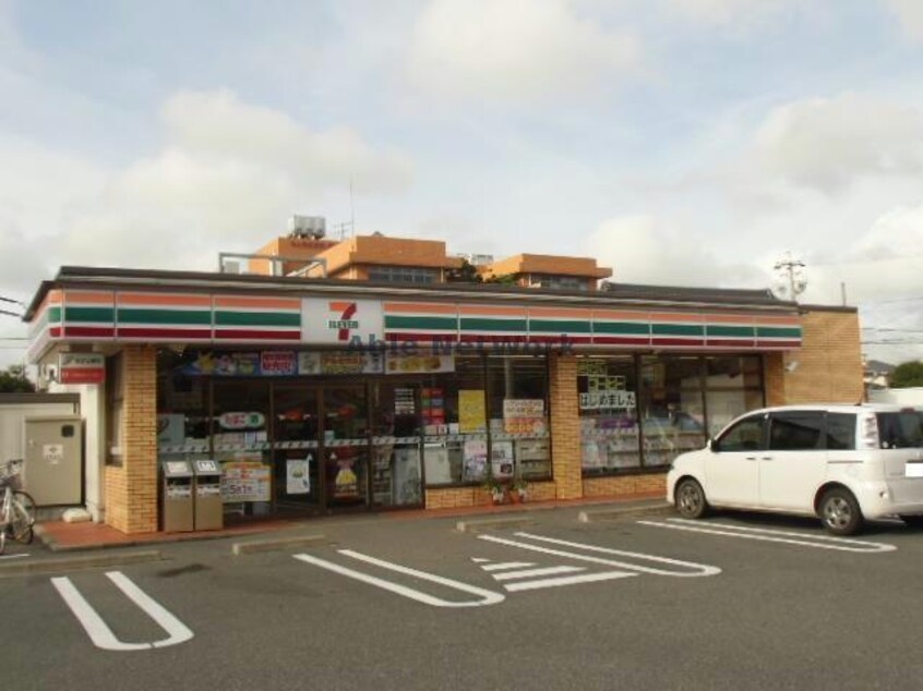 セブンイレブン碧南市役所前店(コンビニ)まで591m 名鉄三河線/碧南中央駅 徒歩5分 1階 建築中
