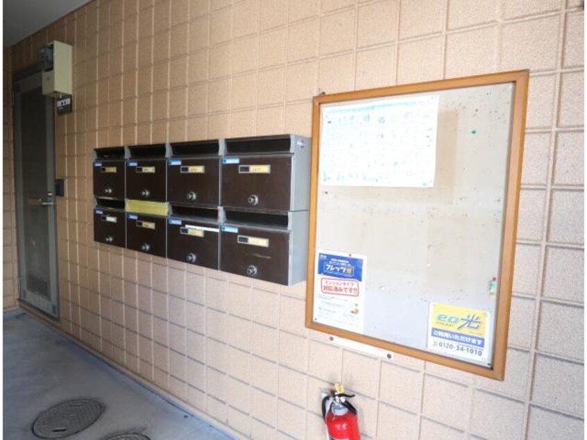  近鉄難波線・奈良線/近鉄奈良駅 徒歩17分 1階 築33年