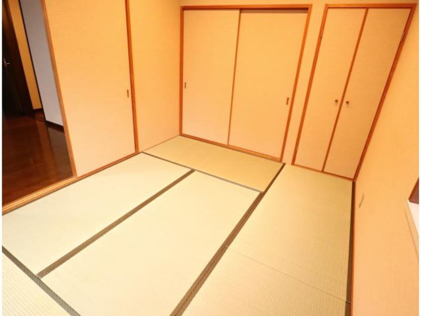 大和路線・関西本線/奈良駅 バス10分八条町地蔵前下車:停歩3分 1階 築30年