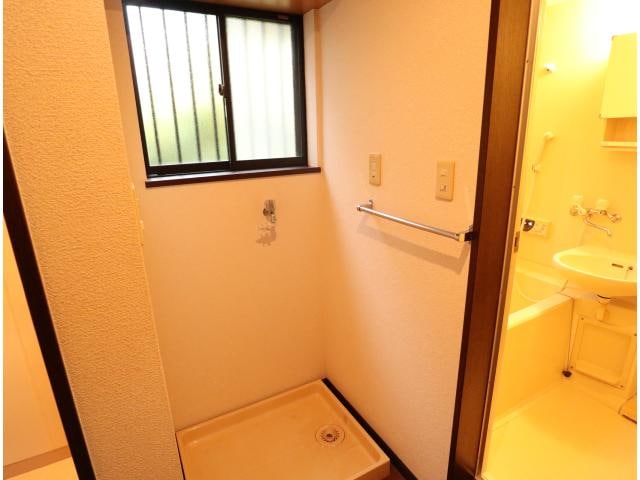  大和路線・関西本線/奈良駅 バス10分八条町地蔵前下車:停歩3分 1階 築30年