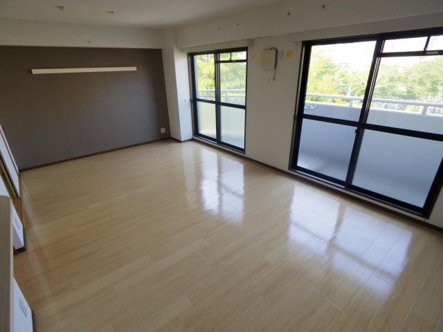  大和路線・関西本線/奈良駅 バス8分北神殿下車:停歩4分 3階 築29年