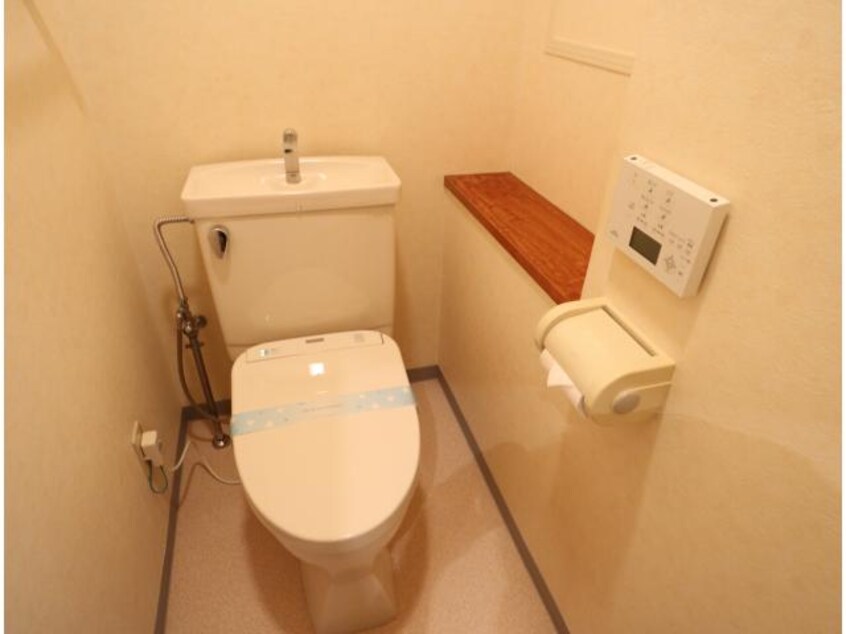  大和路線・関西本線/奈良駅 バス8分北神殿下車:停歩4分 1階 築29年