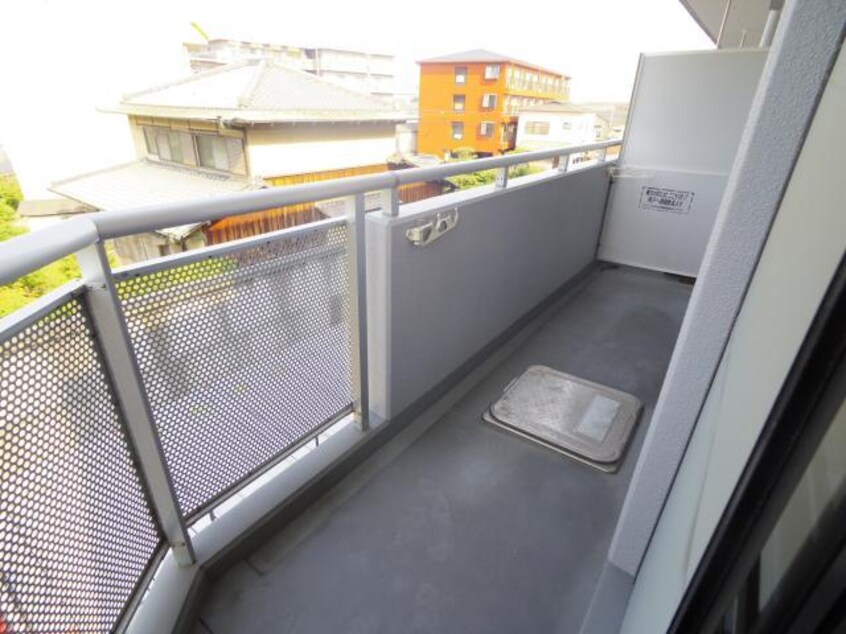  大和路線・関西本線/奈良駅 バス8分北神殿下車:停歩4分 3階 築29年