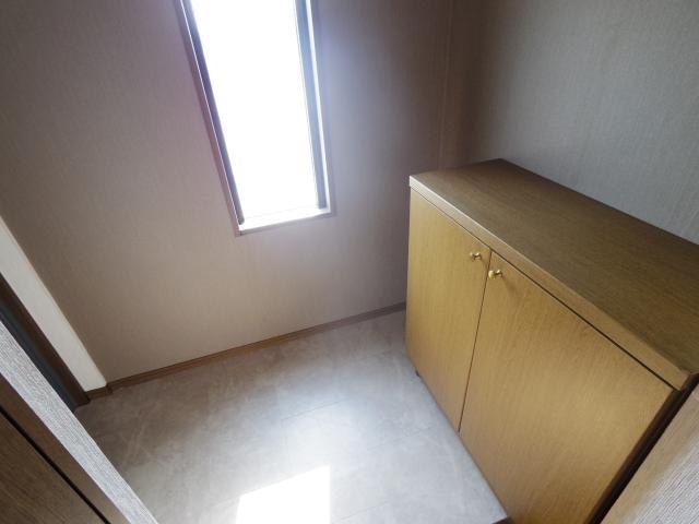  大和路線・関西本線/奈良駅 バス8分北神殿下車:停歩4分 3階 築29年