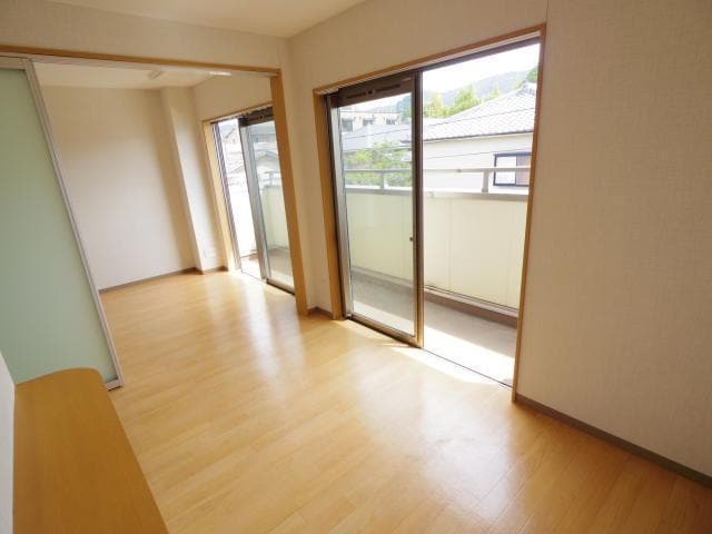  近鉄難波線・奈良線/近鉄奈良駅 バス10分高畑住宅停下車:停歩2分 3階 築11年