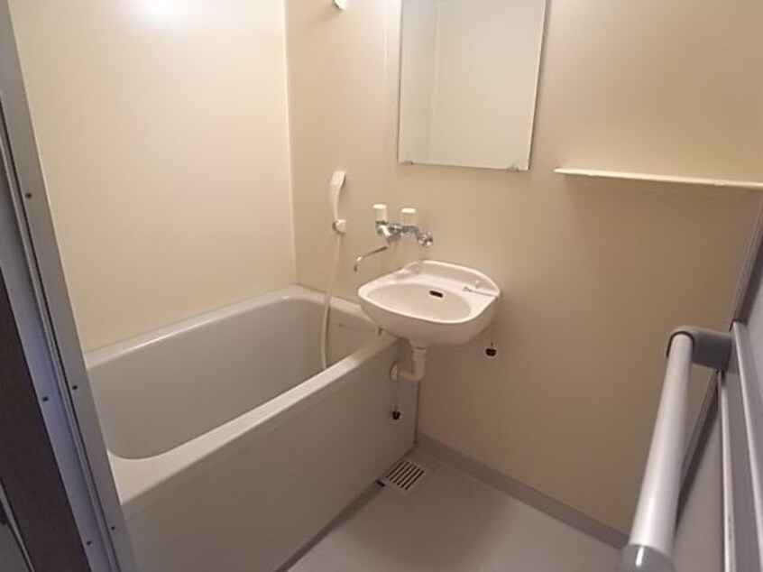  近鉄難波線・奈良線/新大宮駅 徒歩8分 2階 築27年