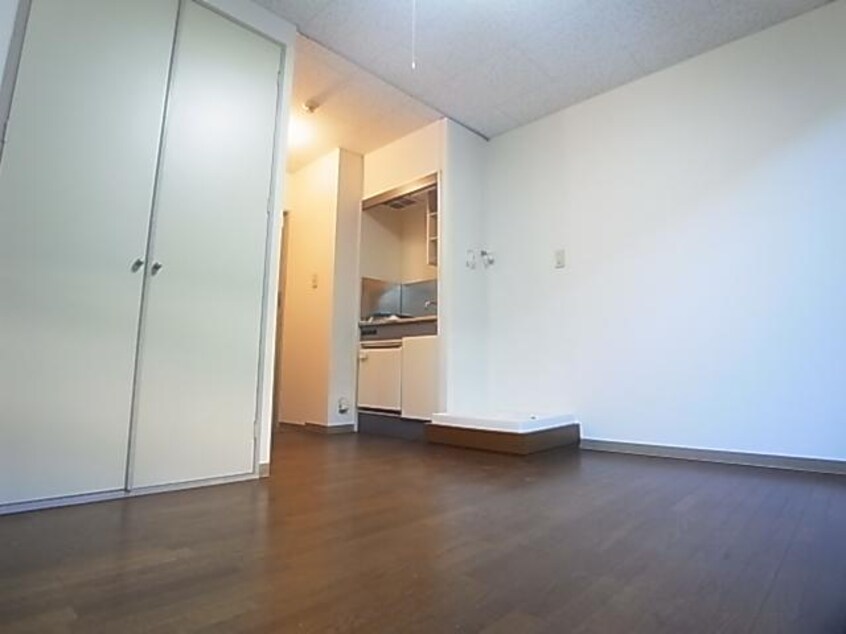  大和路線・関西本線/奈良駅 バス6分北神殿下車:停歩2分 1階 築31年