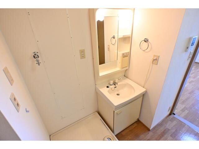  大和路線・関西本線/奈良駅 バス16分大和ハウス前下車:停歩4分 2階 築28年