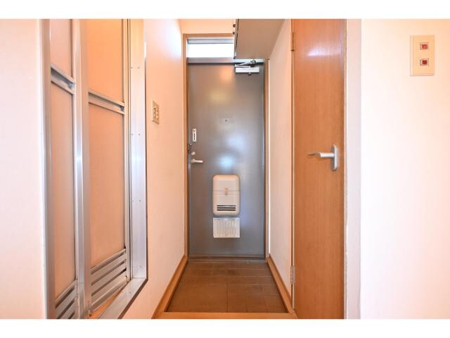  大和路線・関西本線/奈良駅 バス16分大和ハウス前下車:停歩4分 2階 築28年