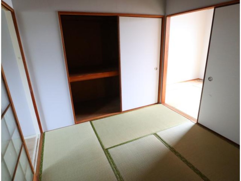  大和路線・関西本線/奈良駅 バス9分北神殿下車:停歩5分 1階 築47年