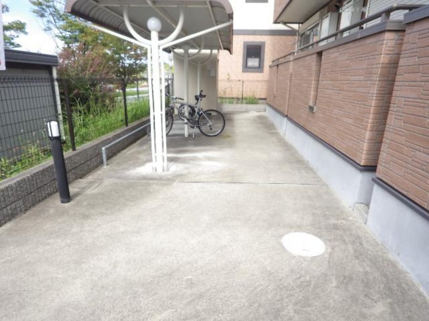  近鉄難波線・奈良線/近鉄奈良駅 バス15分木津南ソレイユ下車:停歩9分 2階 築17年