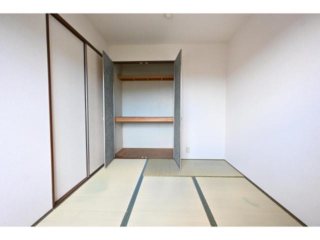  近鉄難波線・奈良線/近鉄奈良駅 バス10分奈良佐保女子短大前下車:停歩3分 2階 築26年