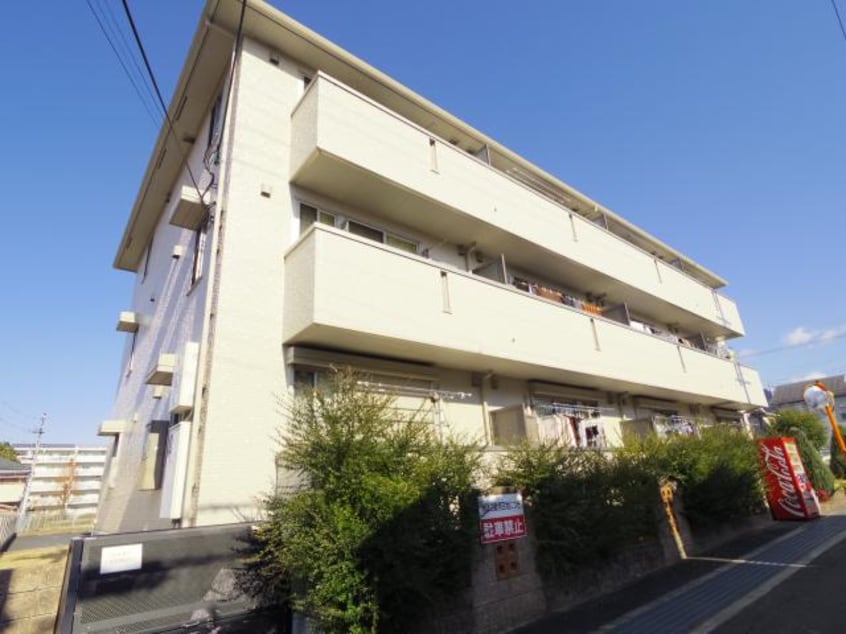  近鉄難波線・奈良線/近鉄奈良駅 バス10分萩ヶ丘下車:停歩6分 1階 築18年