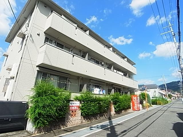  近鉄難波線・奈良線/近鉄奈良駅 バス10分萩ヶ丘下車:停歩6分 1階 築18年