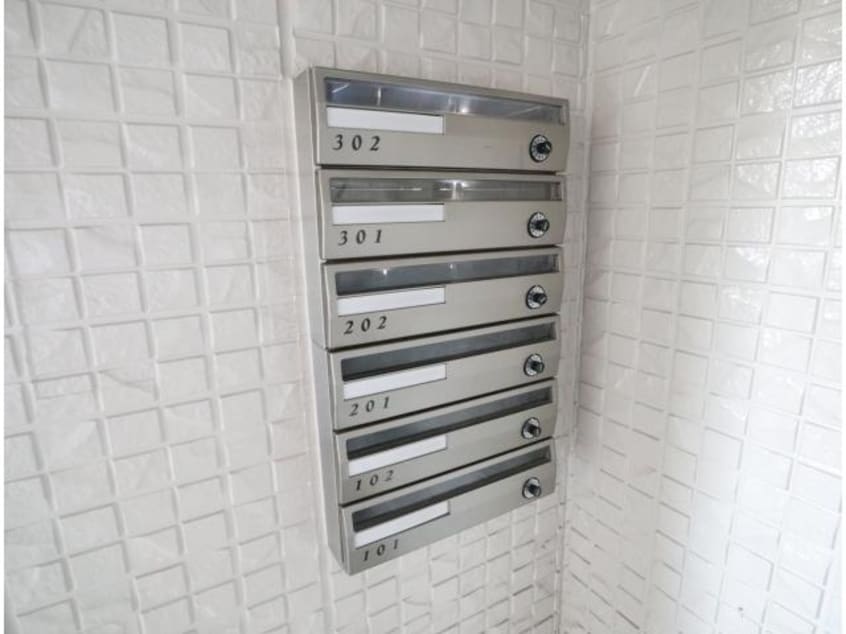  近鉄難波線・奈良線/近鉄奈良駅 バス10分萩ヶ丘下車:停歩6分 1階 築18年