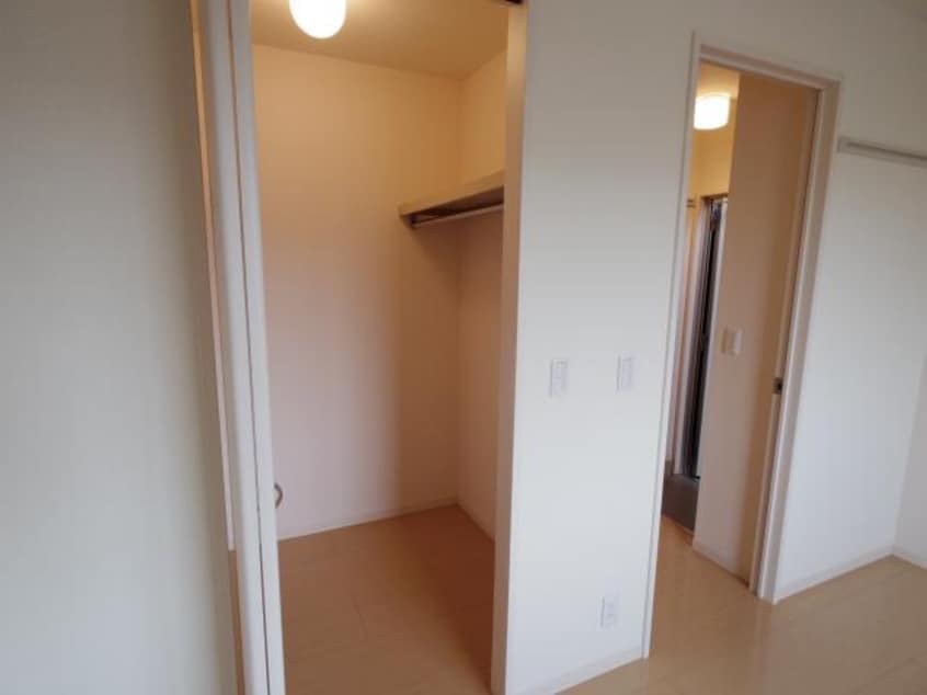  近鉄難波線・奈良線/近鉄奈良駅 バス10分萩ヶ丘下車:停歩6分 1階 築18年