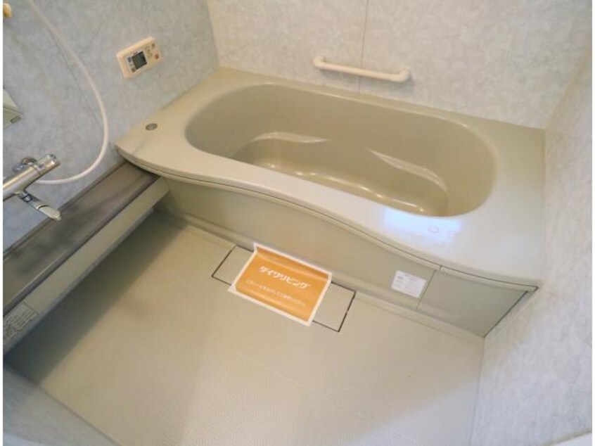  近鉄難波線・奈良線/近鉄奈良駅 バス14分梅美台小学校下車:停歩6分 1階 築21年