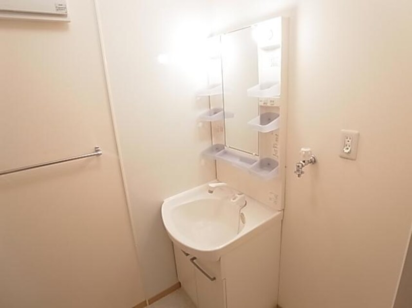  大和路線・関西本線/奈良駅 バス14分西九条町下車:停歩1分 2階 築18年