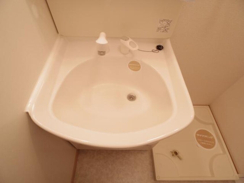  大和路線・関西本線/奈良駅 バス14分西九条町下車:停歩1分 1階 築18年