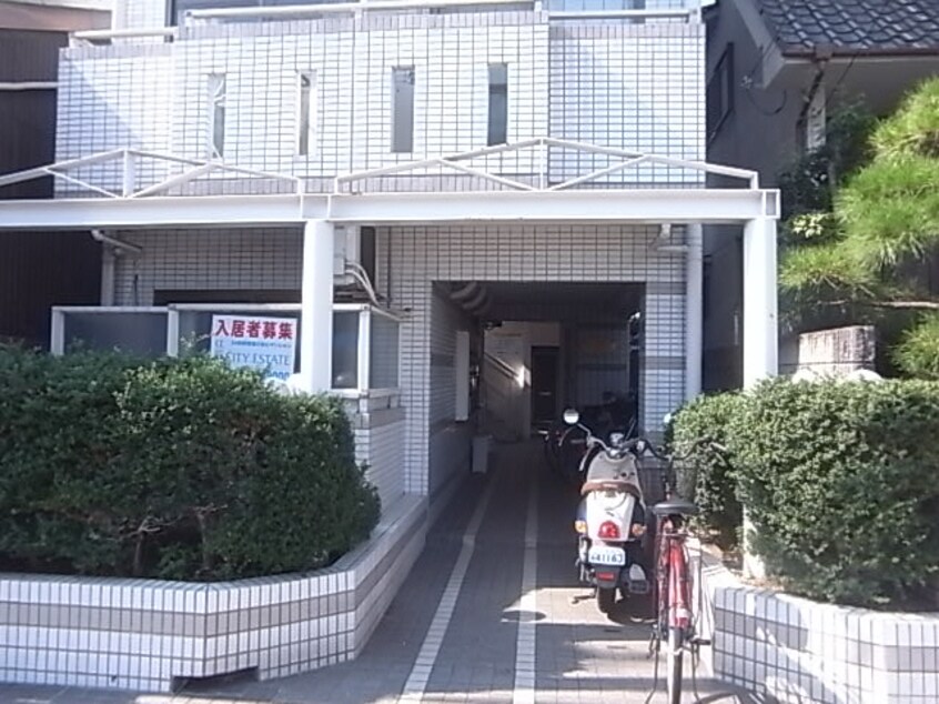  近鉄難波線・奈良線/近鉄奈良駅 徒歩18分 2階 築37年