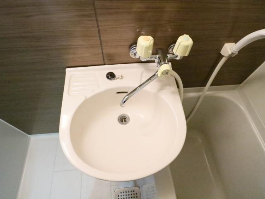  近鉄難波線・奈良線/近鉄奈良駅 徒歩6分 2階 築26年