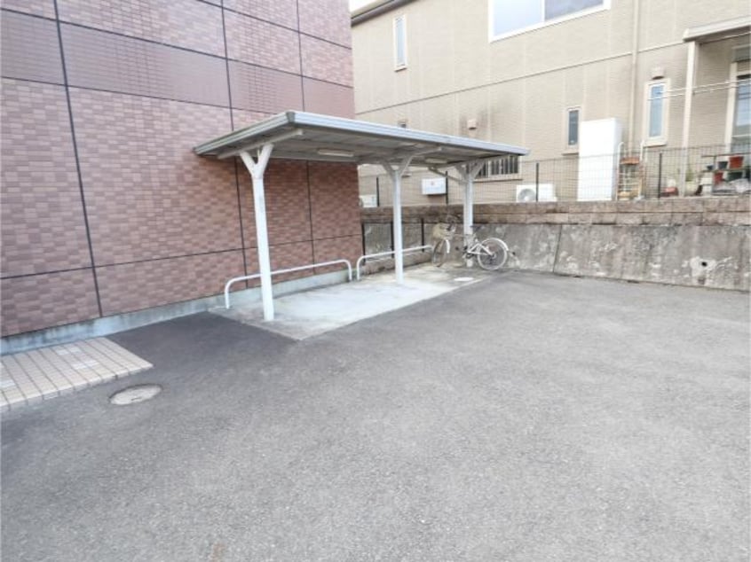  近鉄難波線・奈良線/近鉄奈良駅 バス15分木津南ソレイユ下車:停歩7分 1階 築20年