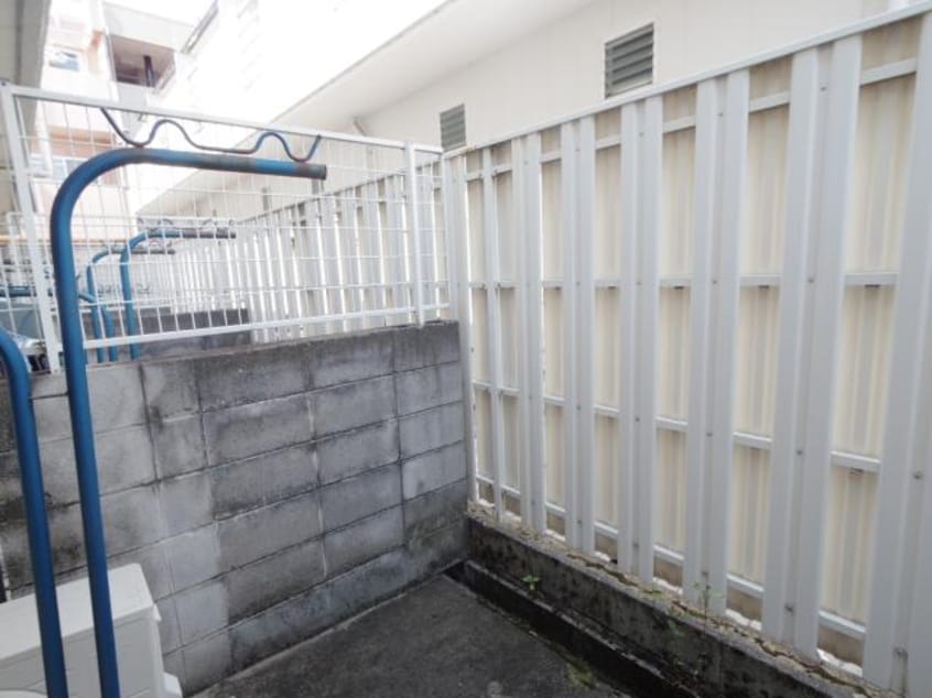  近鉄難波線・奈良線/近鉄奈良駅 バス10分南方下車:停歩5分 1階 築35年