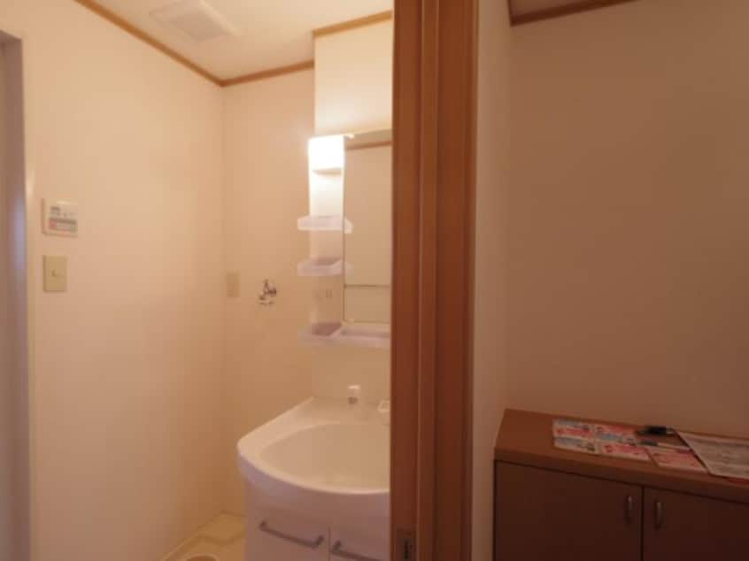  大和路線・関西本線/奈良駅 バス8分南京終町下車:停歩3分 2階 築20年