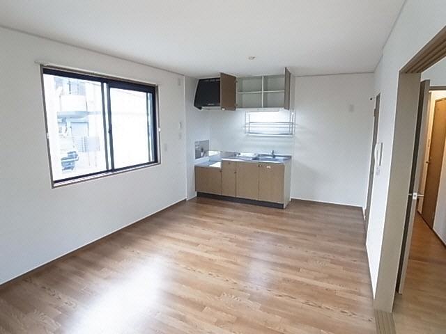  近鉄難波線・奈良線/近鉄奈良駅 バス17分州見橋東下車:停歩6分 1階 築27年