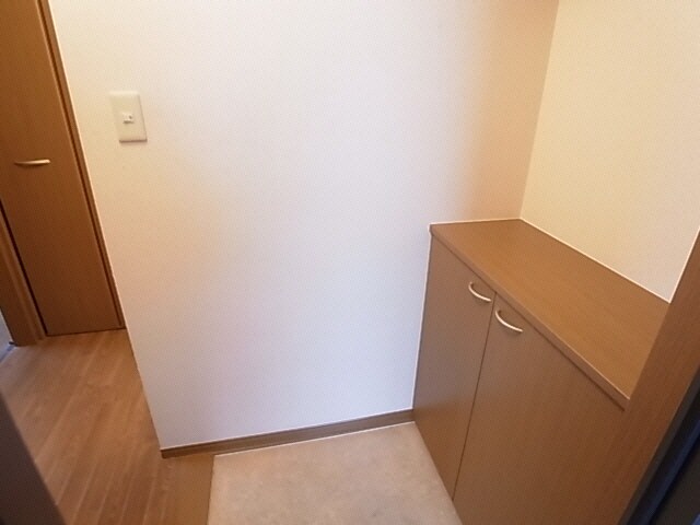  近鉄難波線・奈良線/近鉄奈良駅 バス17分州見橋東下車:停歩6分 1階 築27年