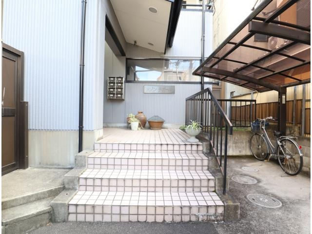  近鉄難波線・奈良線/近鉄奈良駅 徒歩8分 2階 築28年