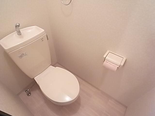  大和路線・関西本線/奈良駅 バス10分八条町地蔵前下車:停歩3分 1階 築17年