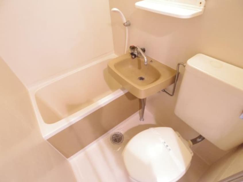  近鉄難波線・奈良線/近鉄奈良駅 バス12分萩ヶ丘下車:停歩7分 2階 築35年