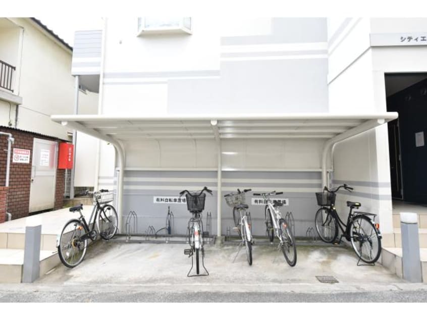  近鉄難波線・奈良線/近鉄奈良駅 バス12分萩ヶ丘下車:停歩7分 2階 築35年