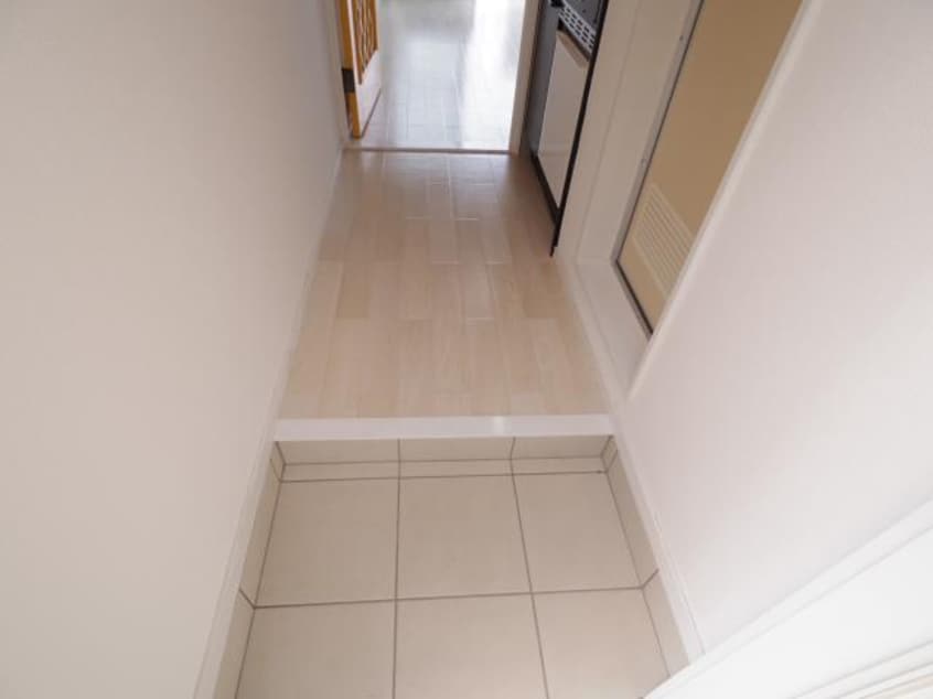  近鉄難波線・奈良線/近鉄奈良駅 バス12分萩ヶ丘下車:停歩7分 2階 築35年