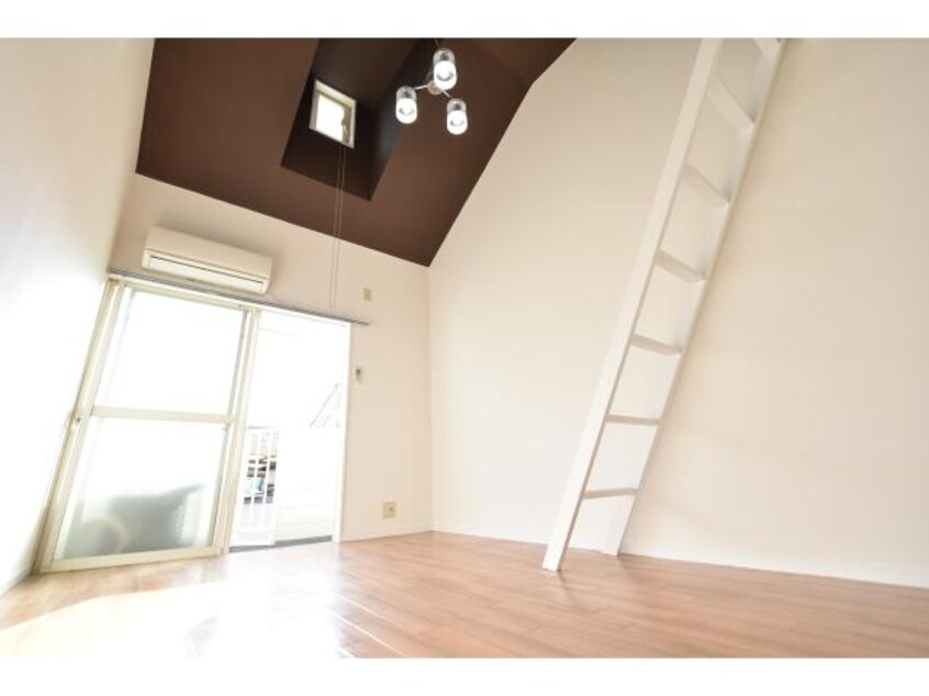  近鉄難波線・奈良線/近鉄奈良駅 バス12分萩ヶ丘下車:停歩7分 2階 築35年