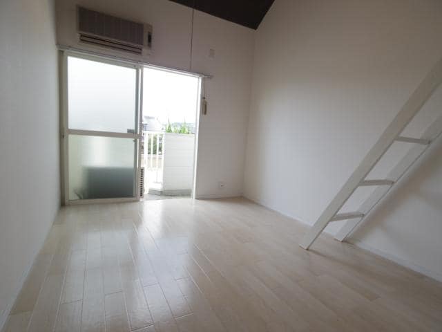  近鉄難波線・奈良線/近鉄奈良駅 バス12分萩ヶ丘下車:停歩7分 2階 築35年