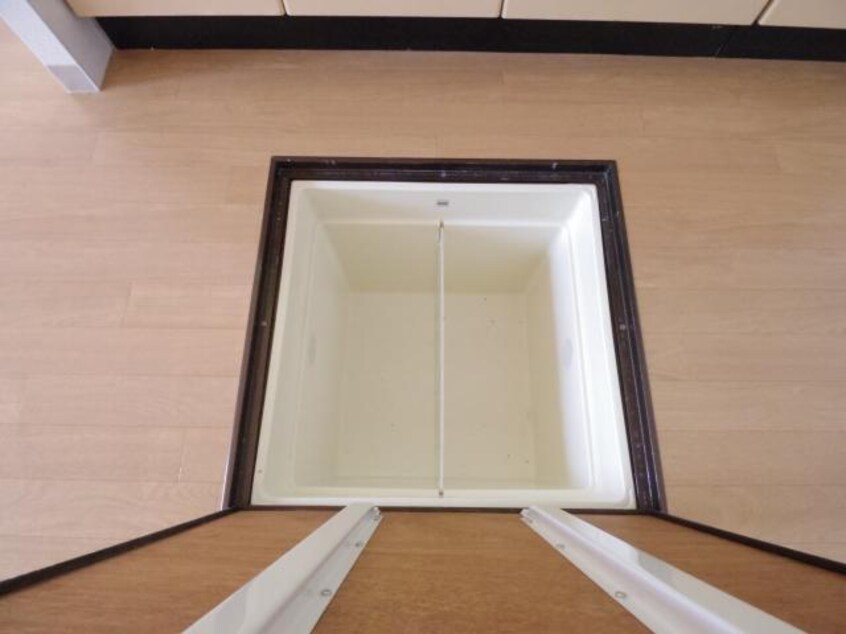  近鉄難波線・奈良線/近鉄奈良駅 バス16分州見橋東下車:停歩8分 1階 築20年