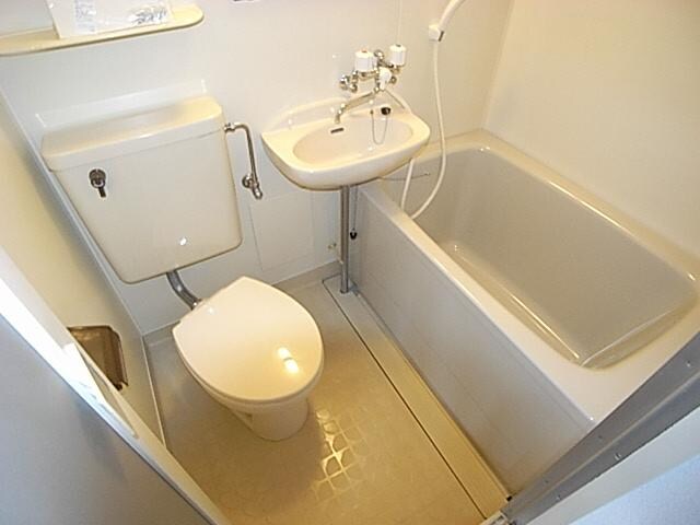  近鉄難波線・奈良線/新大宮駅 徒歩12分 1階 築37年