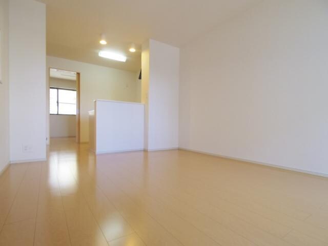  大和路線・関西本線/奈良駅 バス16分大和ハウス前下車:停歩1分 1階 築11年