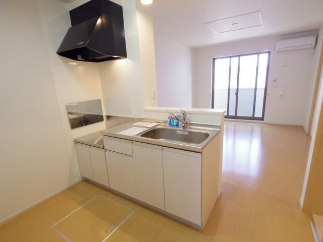  大和路線・関西本線/奈良駅 バス16分大和ハウス前下車:停歩1分 1階 築11年