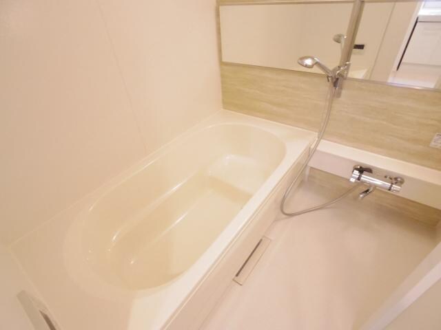  大和路線・関西本線/奈良駅 バス16分大和ハウス前下車:停歩1分 1階 築11年